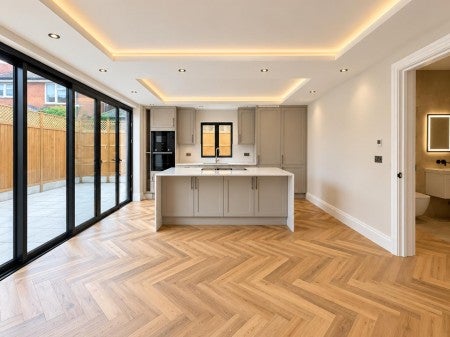 Flat Hazelwood Avenue in Greater London