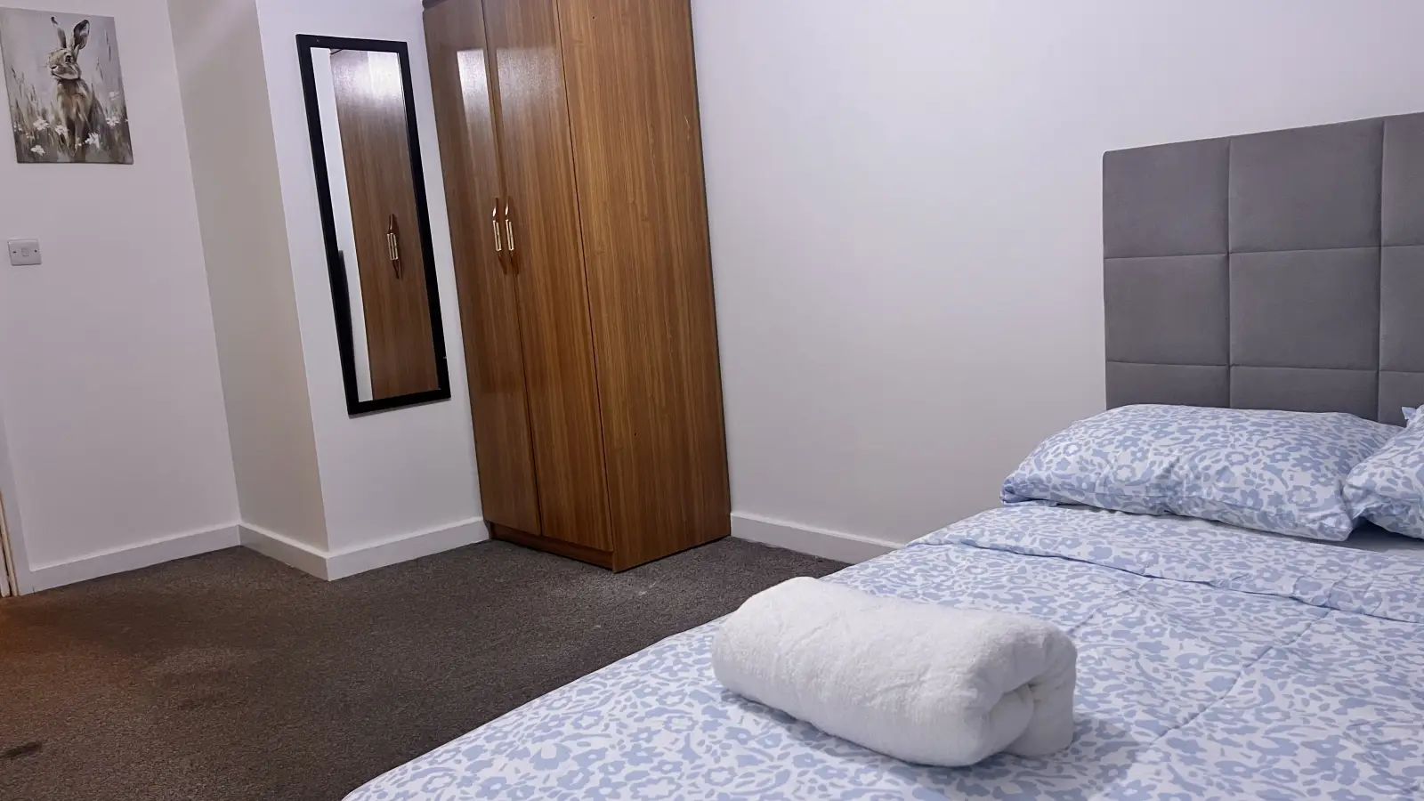 Flat Brockley Way in Greater London