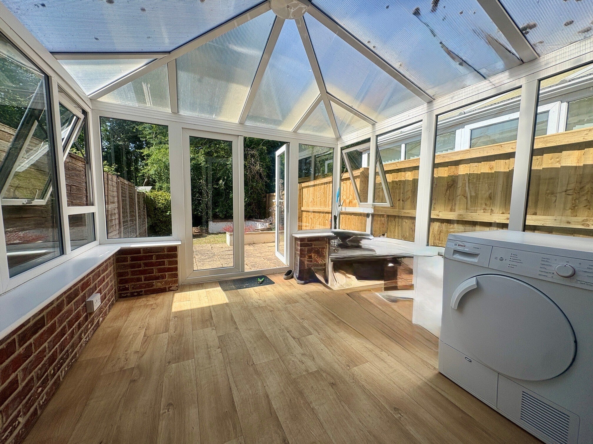 House Dunsford Close in Swindon