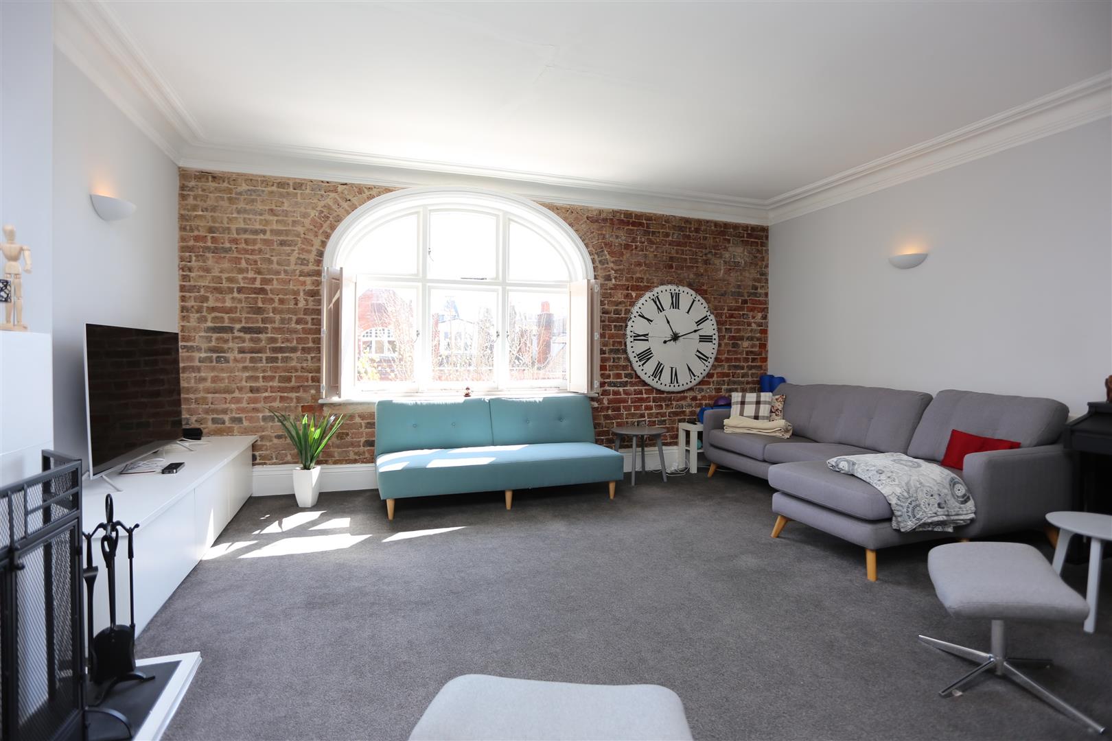 Flat Palmeira Avenue in Hove