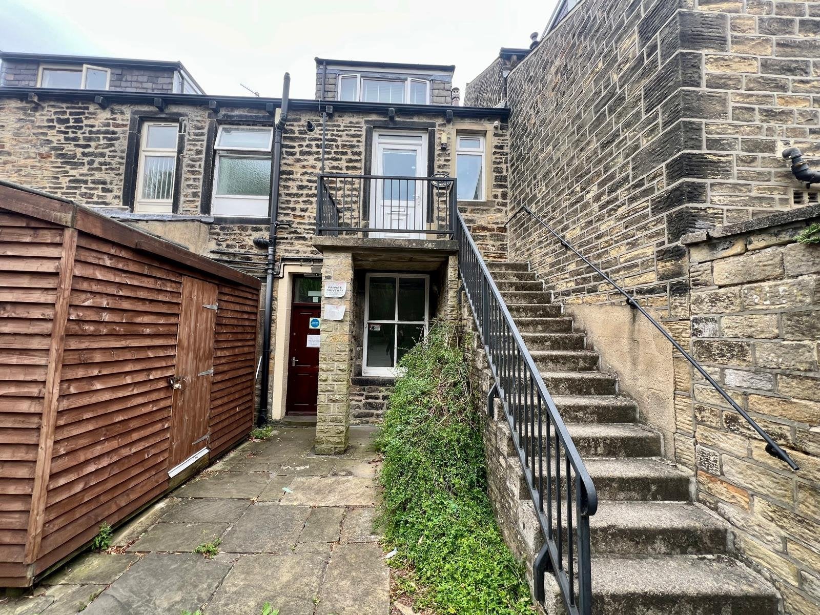 Flat Mitchell Lane in Bradford
