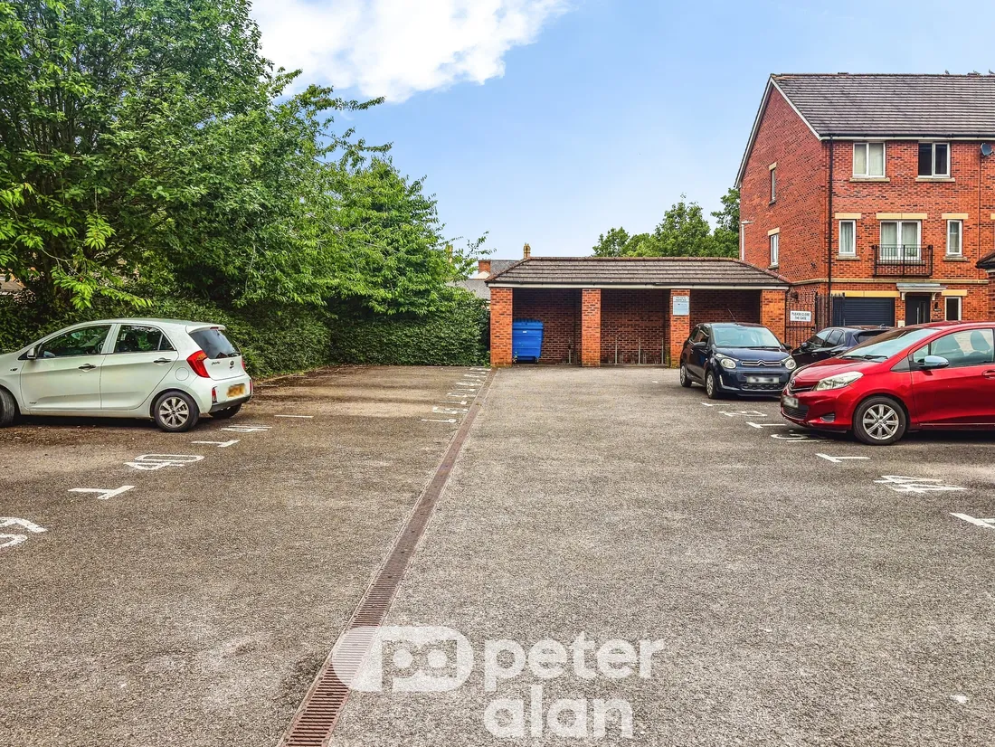 Flat Clos Dewi Sant in Cardiff