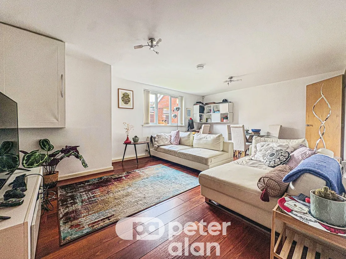 Flat Clos Dewi Sant in Cardiff