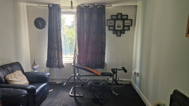 Room Westmorland Road in Newcastle upon Tyne