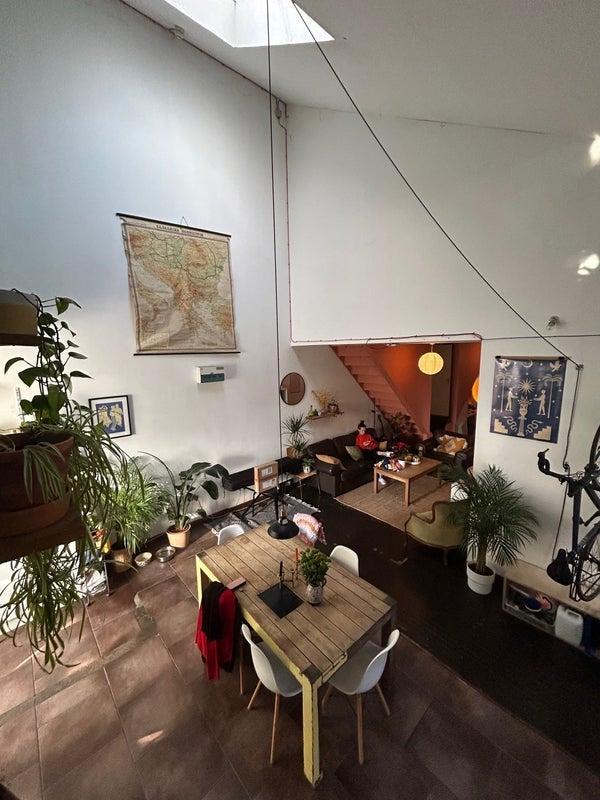 Room Markfield Road in Greater London
