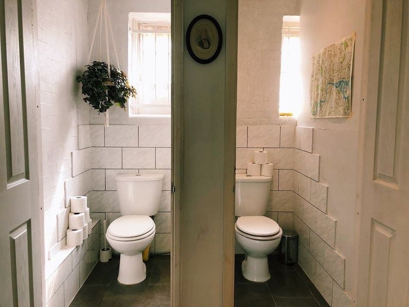 Room Markfield Road in Greater London
