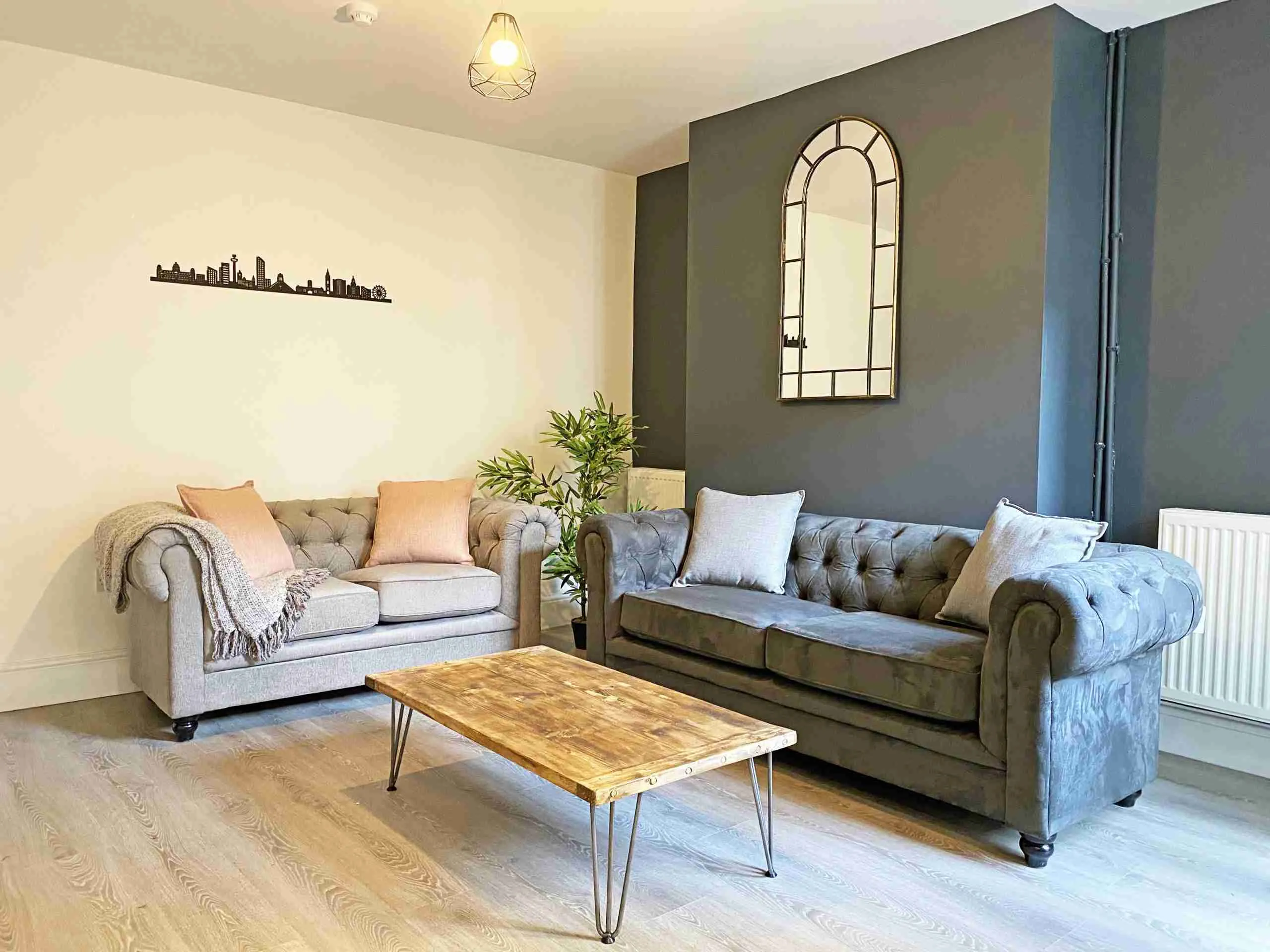 Room Stanton Road in Liverpool
