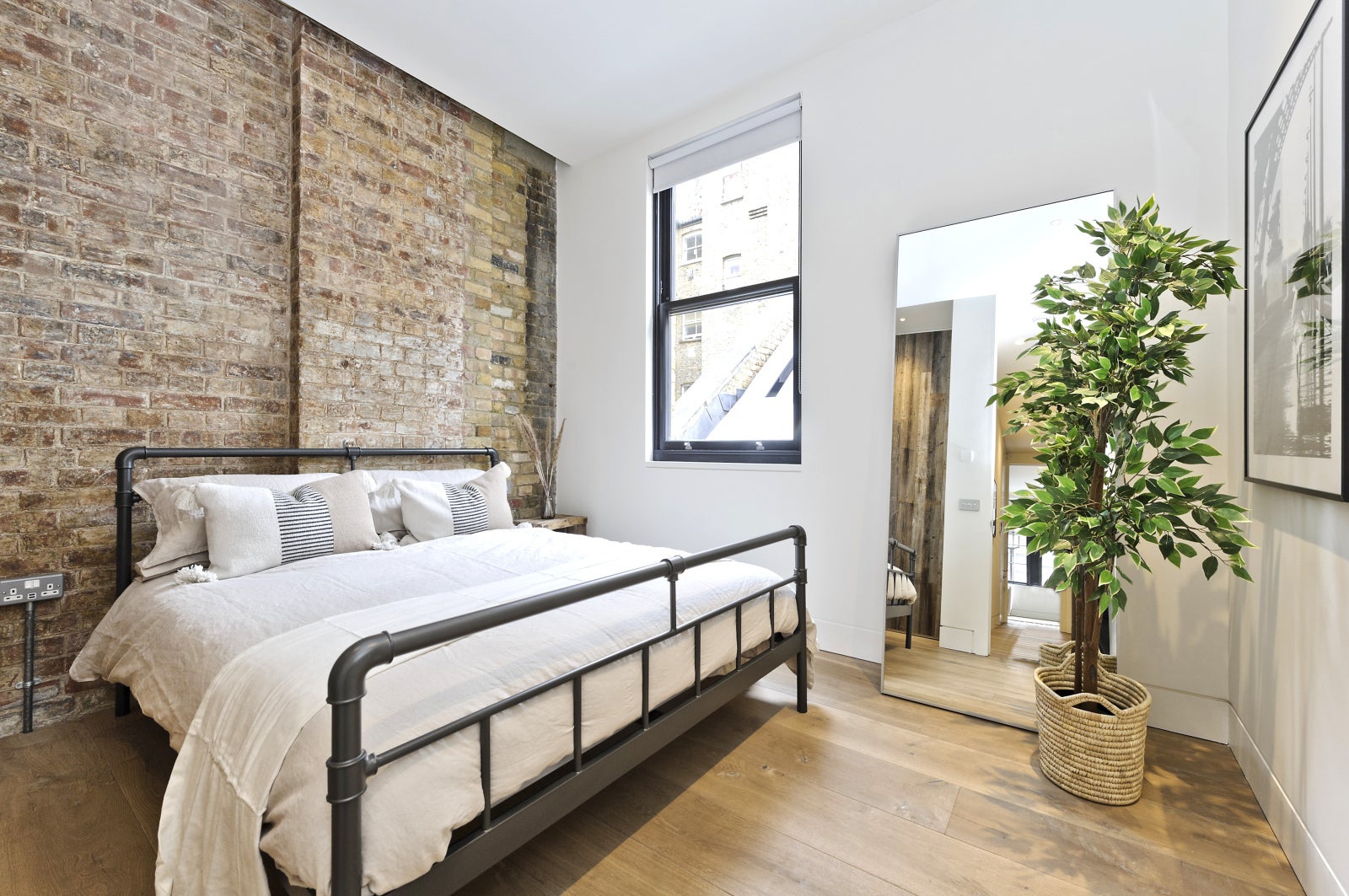 Flat Great Titchfield Street in City of Westminster