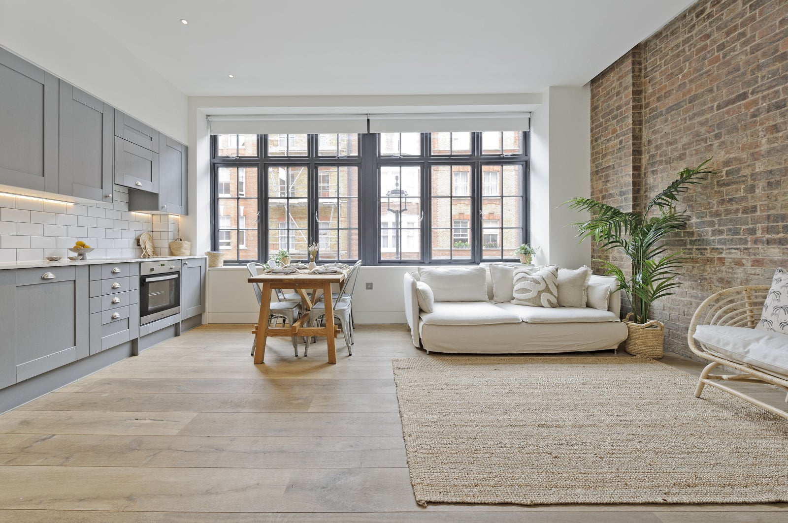 Flat Great Titchfield Street in City of Westminster