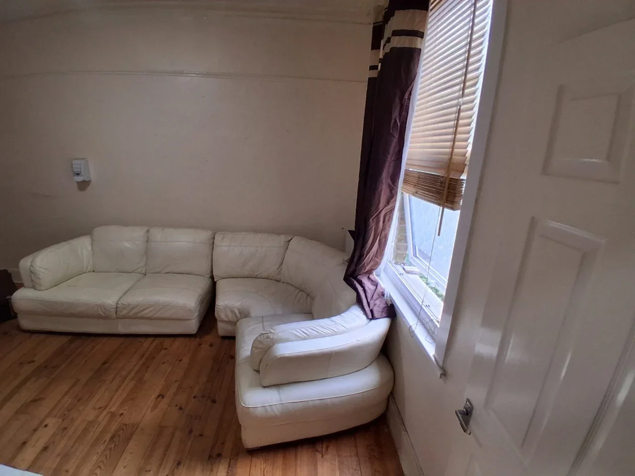 Flat Waldenshaw Road in Greater London