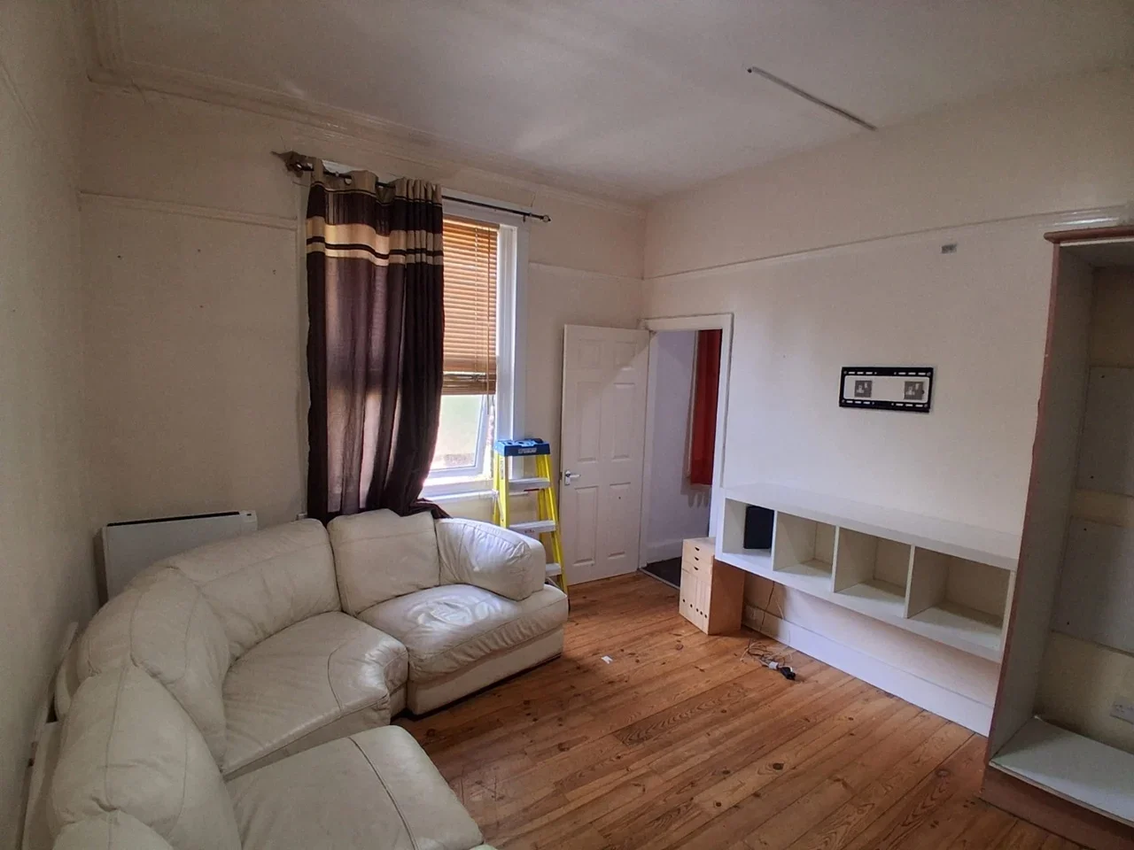 Flat Waldenshaw Road in Greater London
