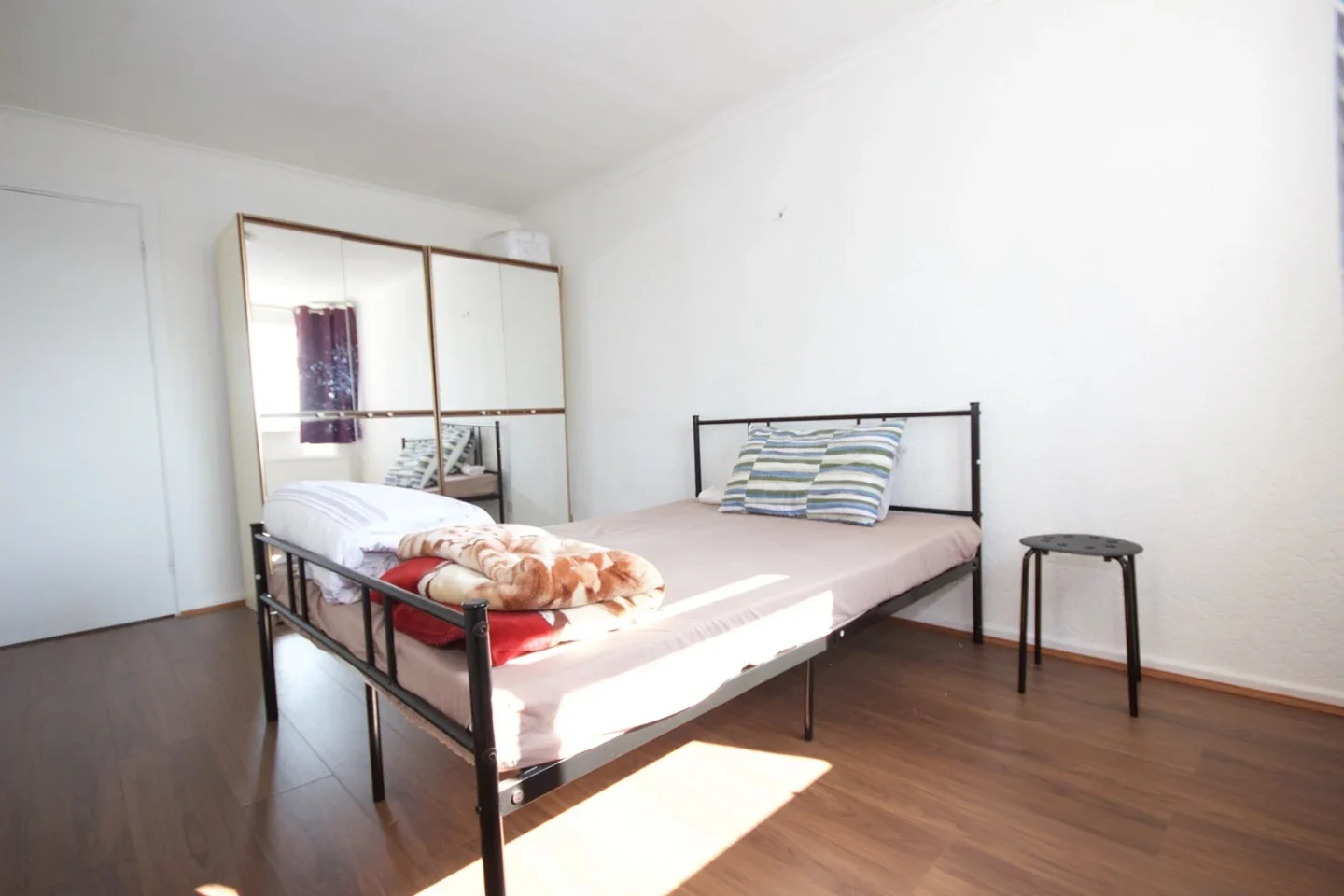 Room Stamford Close in Greater London