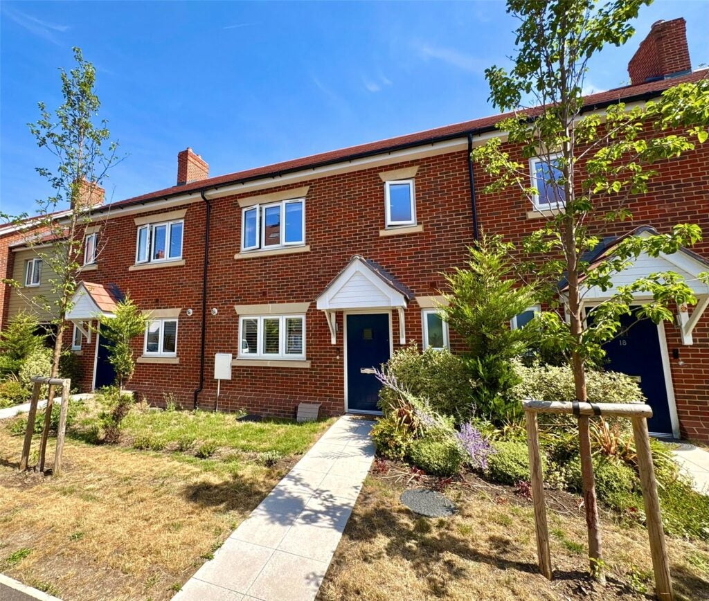 House Lake Avenue in Surrey Heath