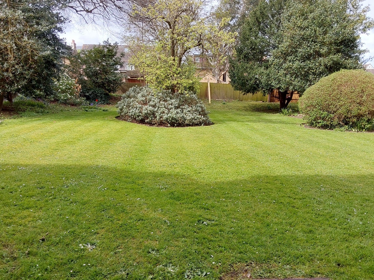 Flat Outram Road in Greater London