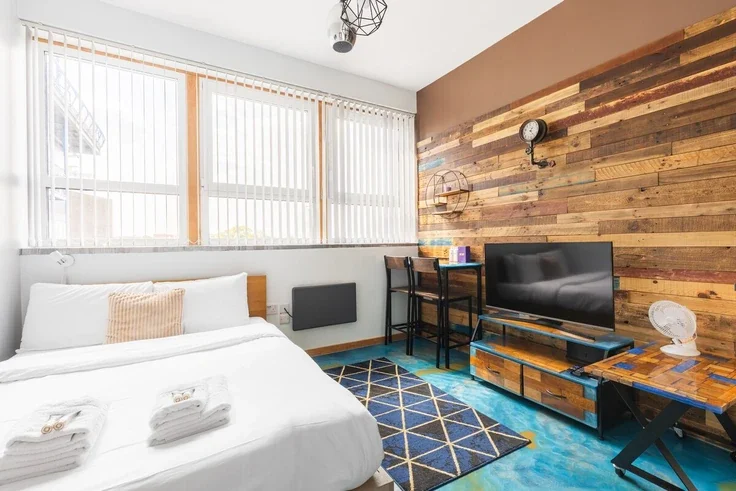 Room Calderwood Street in Greater London