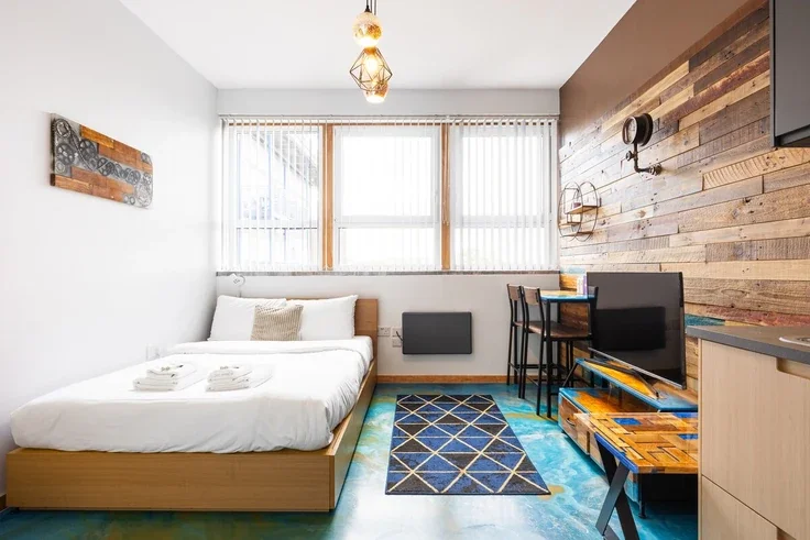 Room Calderwood Street in Greater London