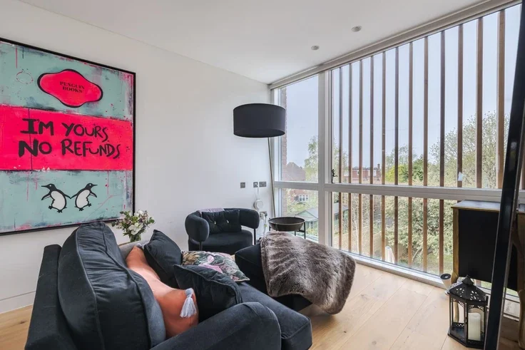 House Akehurst Street in Greater London