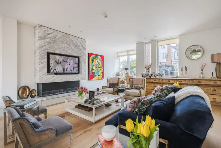 House Akehurst Street in Greater London