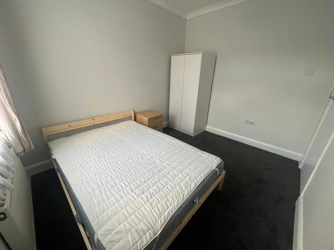 Room Braemar Road in Greater London