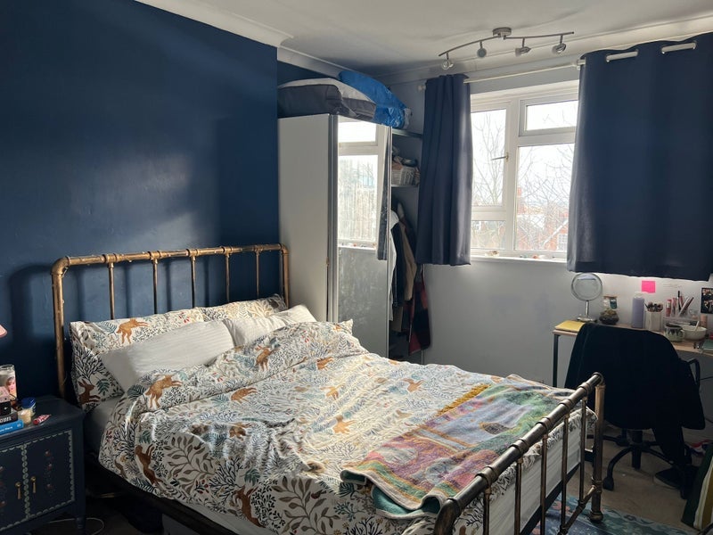 Room Stanstead Road in Greater London