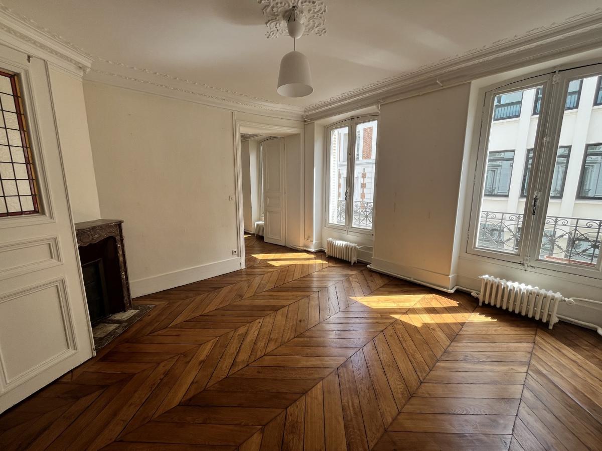 Appartement Rue Henner à Paris