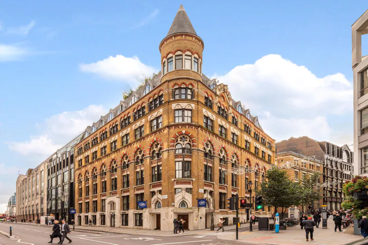 Flat Farringdon Road in Greater London