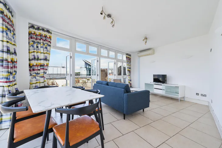 Flat Farringdon Road in Greater London