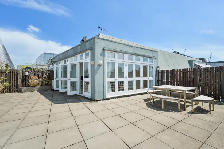 Flat Farringdon Road in Greater London