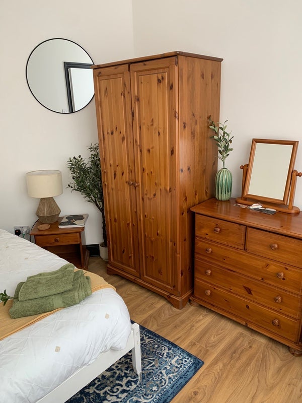 Room Shiregreen Lane in Sheffield