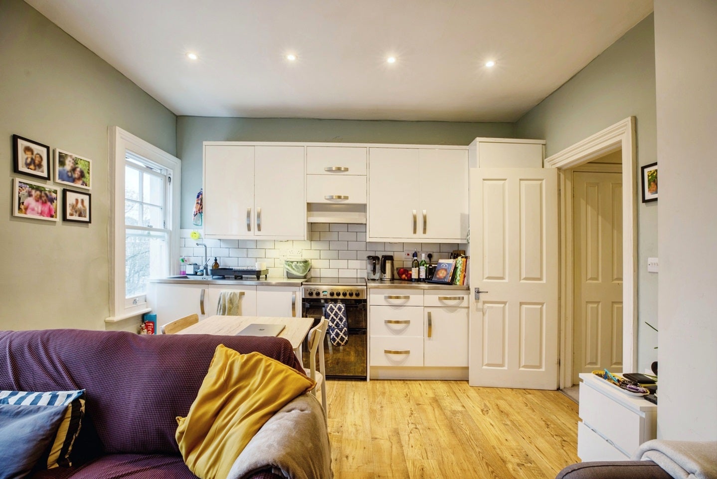 Flat Shakespeare Road in Greater London