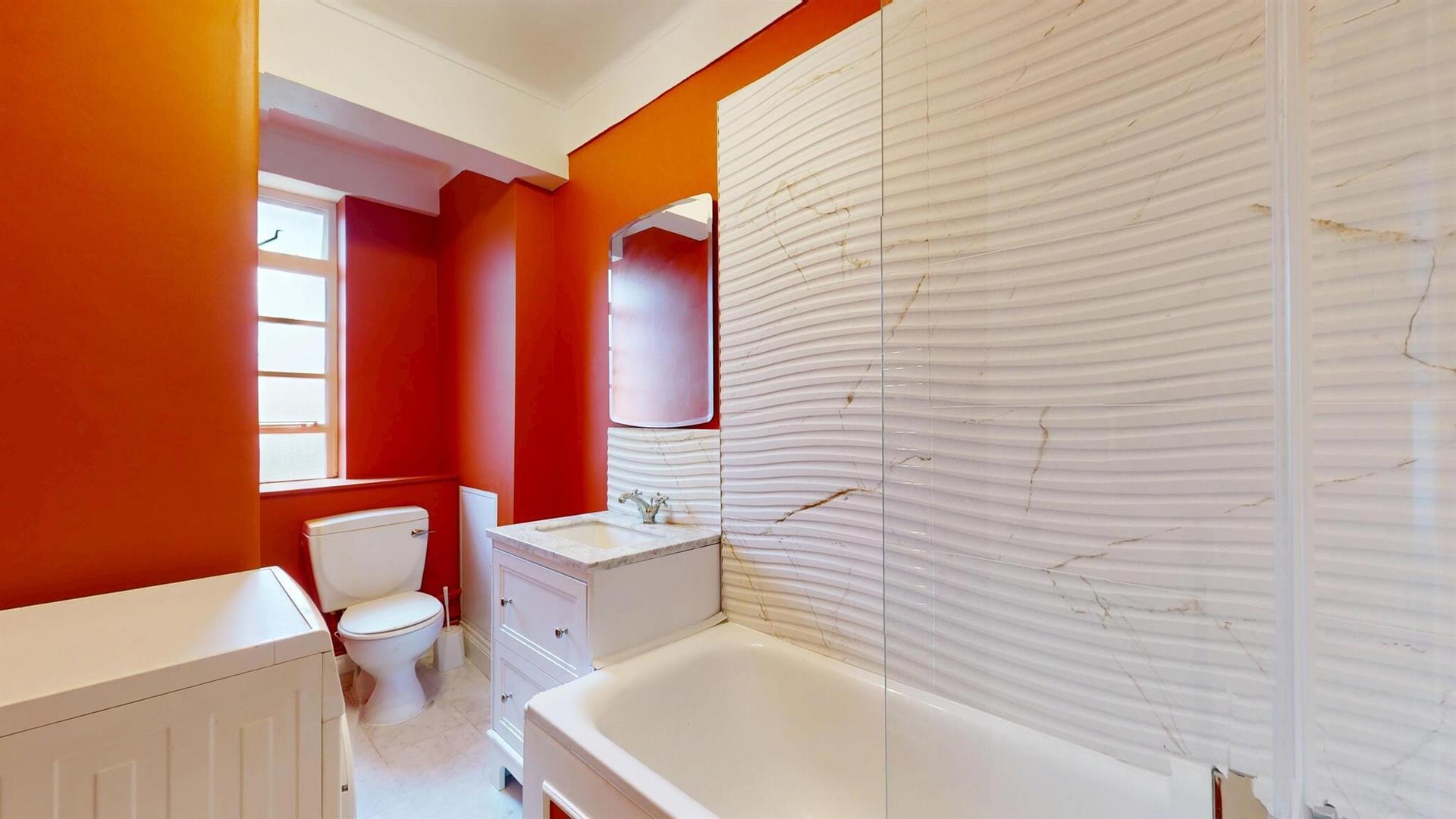 Flat Sloane Avenue in Greater London