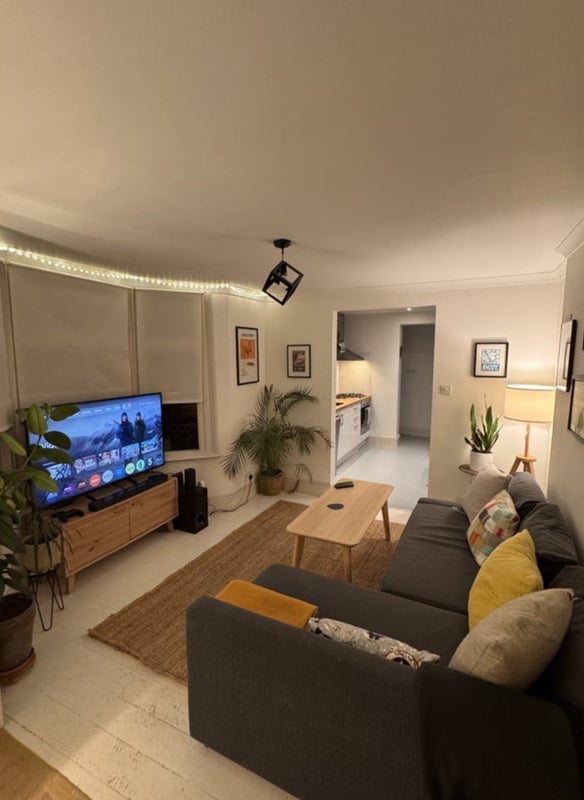 Room Hewitt Road in Greater London