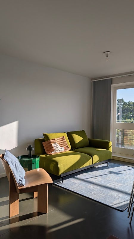 Room Farquhar Road in Greater London