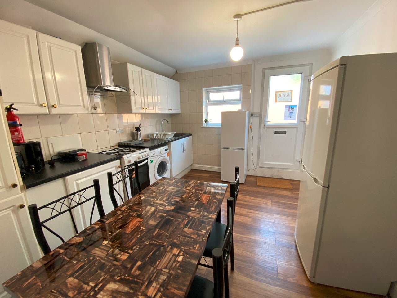 Room Walm Lane in Greater London
