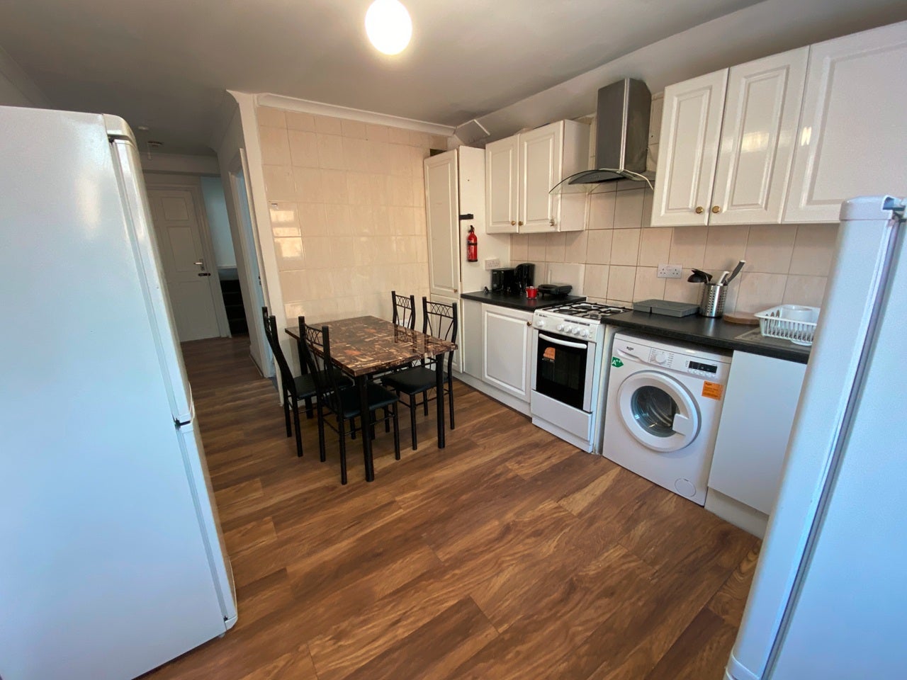 Room Walm Lane in Greater London