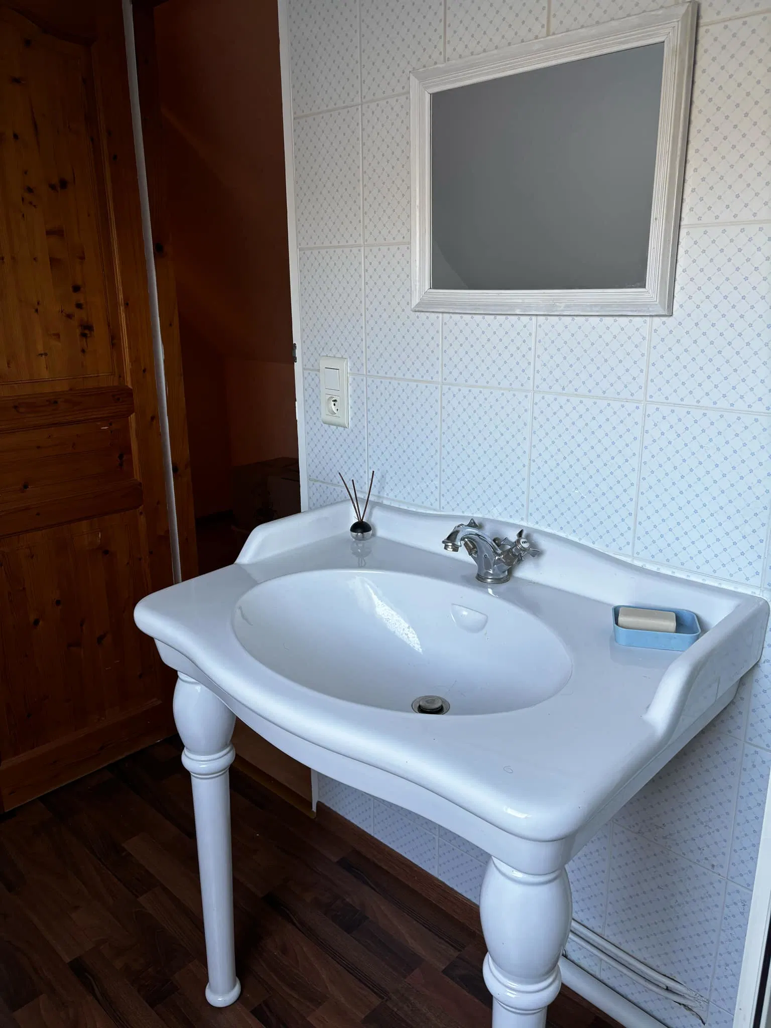 Room Chemin des Buffards in Émancé