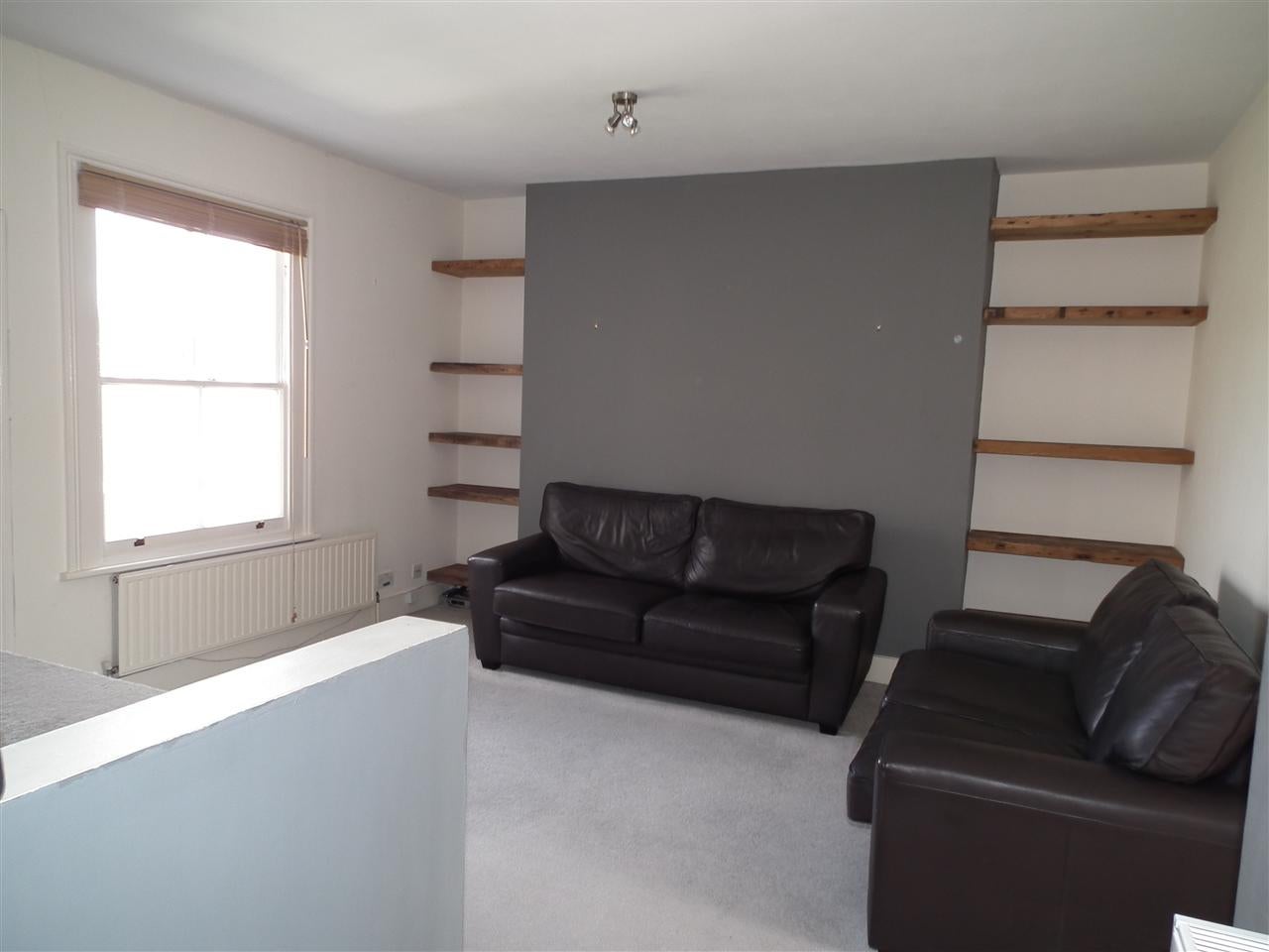 Flat Tufnell Park Road in Greater London