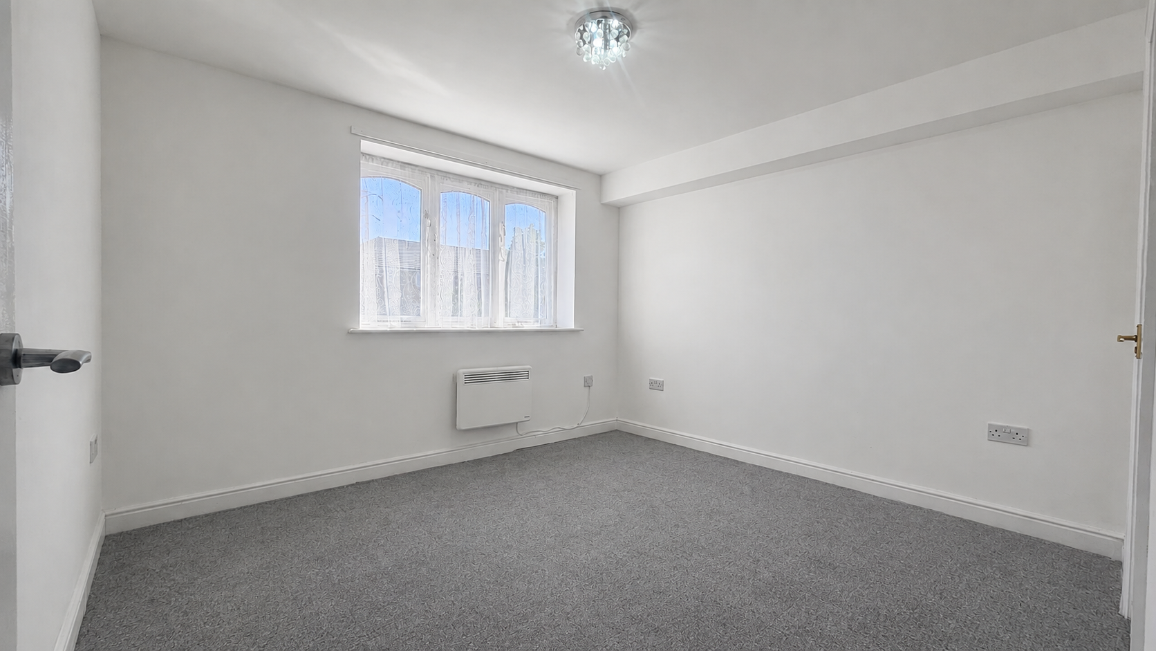 Flat Dunlop Close in Dartford