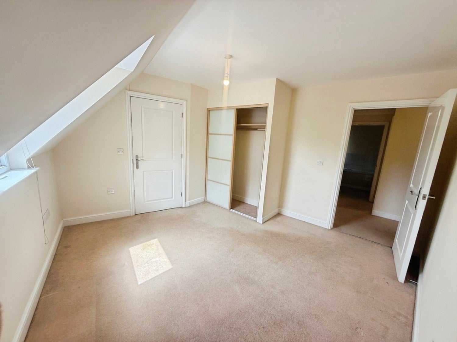 Flat Old Watling Street in Canterbury