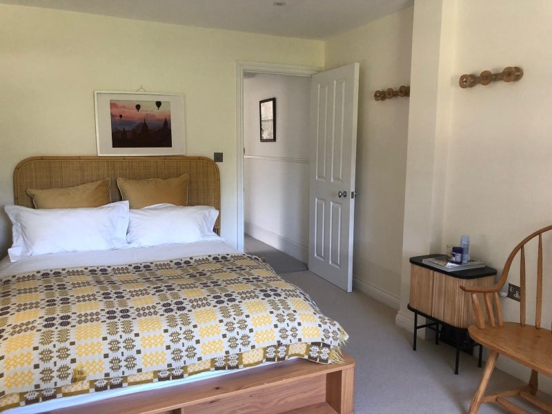 Room Lewin Road in Greater London
