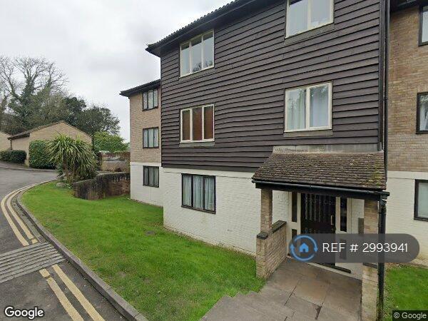 Flat Fairbairn Close in Greater London