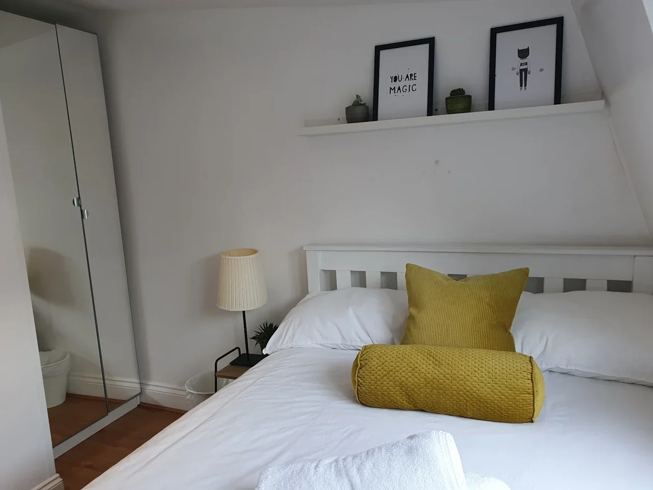 Flat Caledonian Road in Greater London