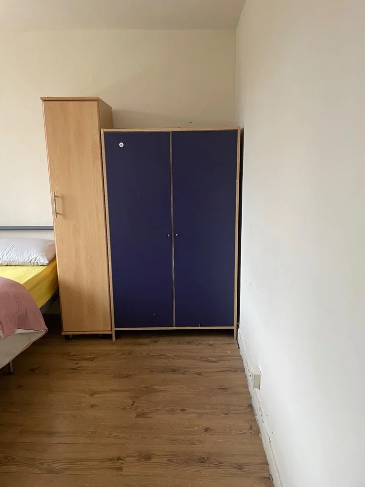 Room Sisley Road in Greater London