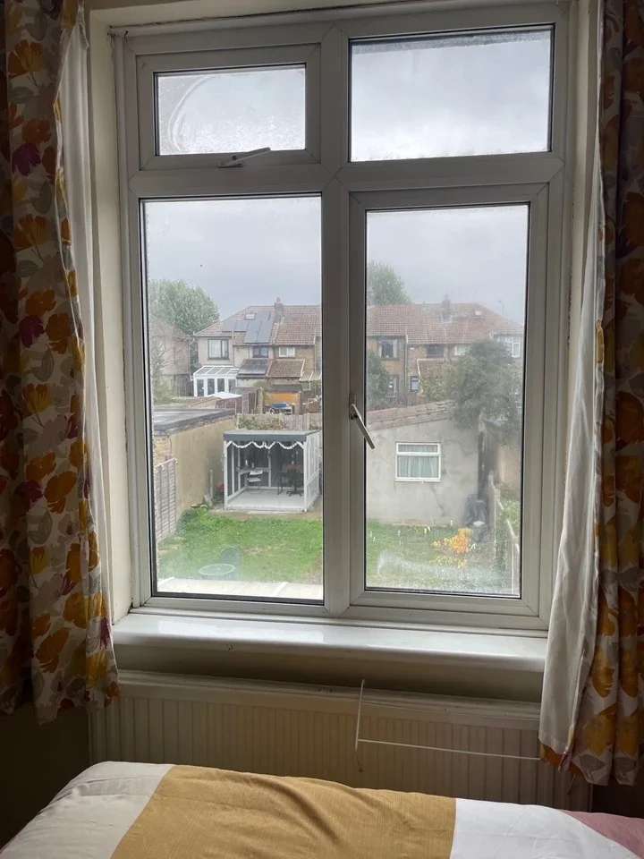 Room Sisley Road in Greater London