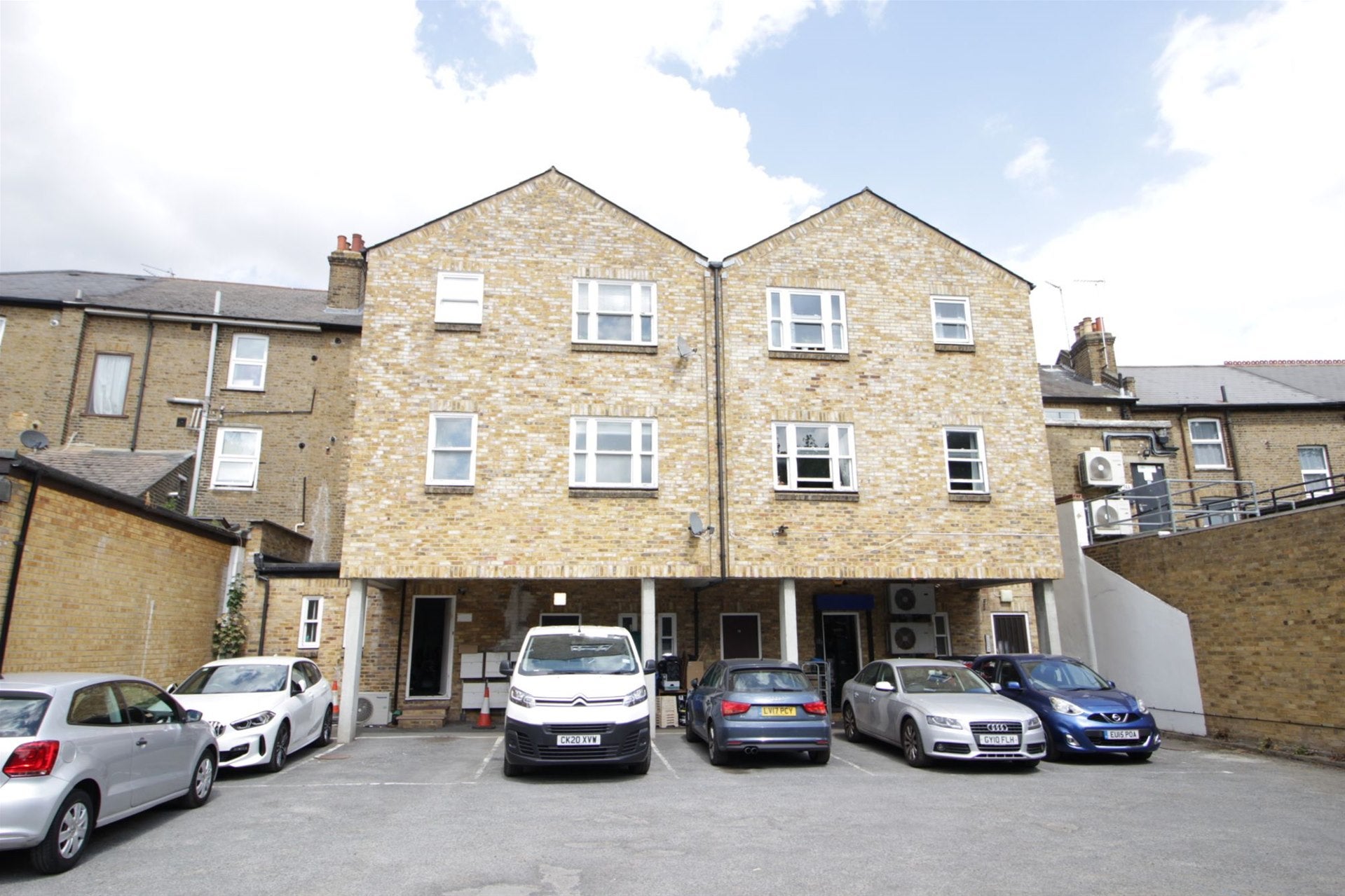Flat Bexley High Street in Greater London