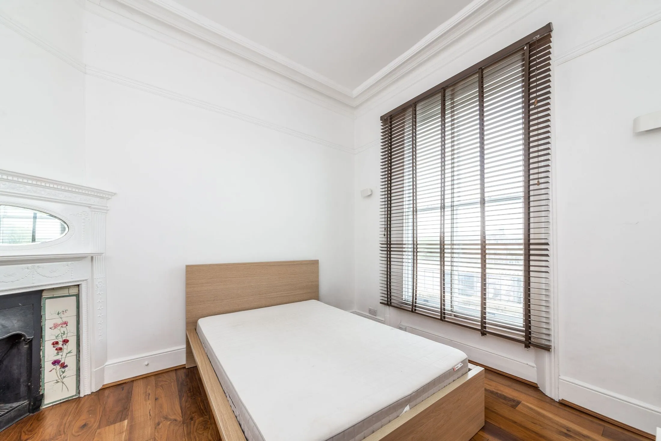 Flat Camden Mews in Greater London