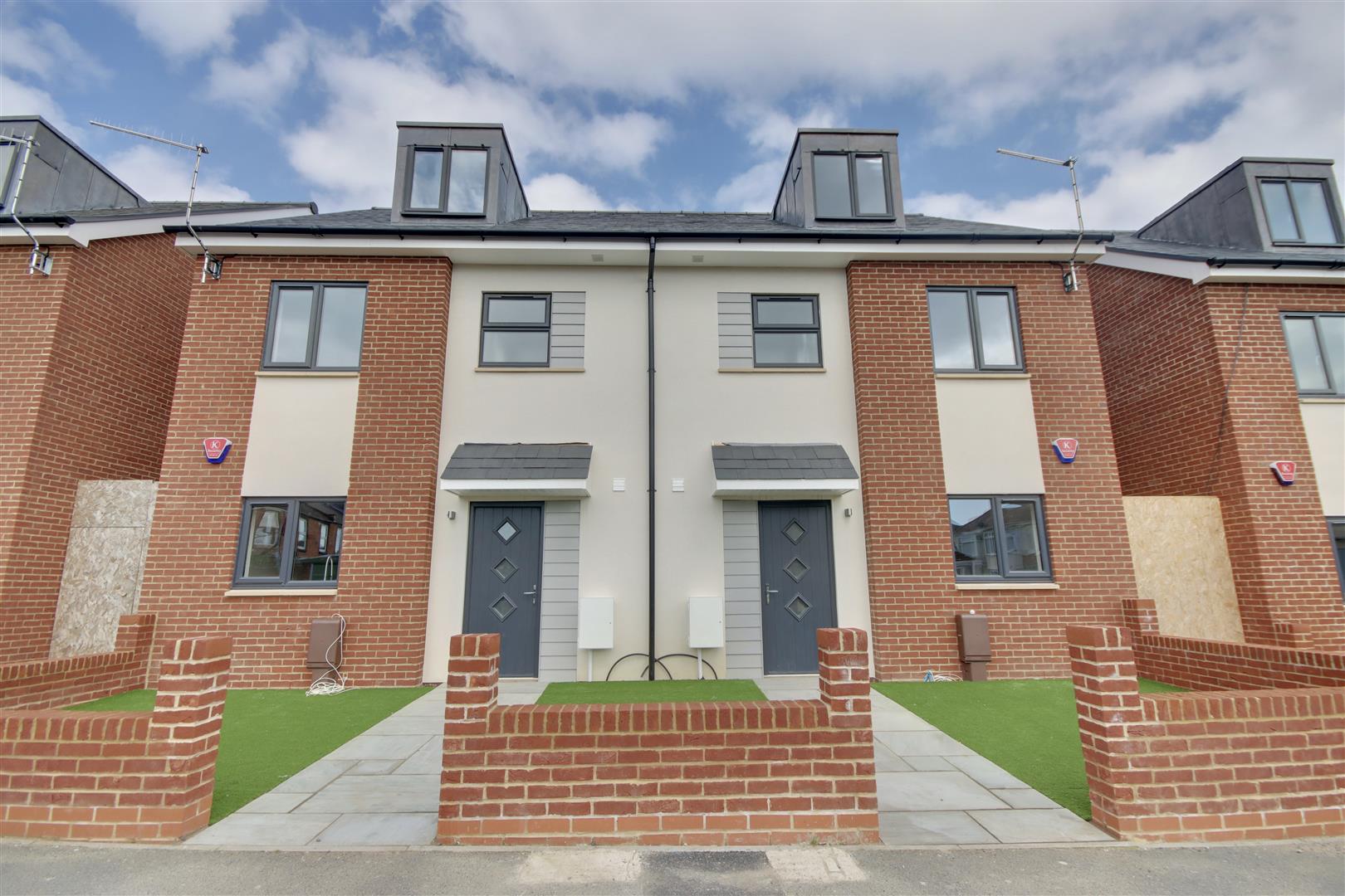 House Salcombe Avenue in Portsmouth