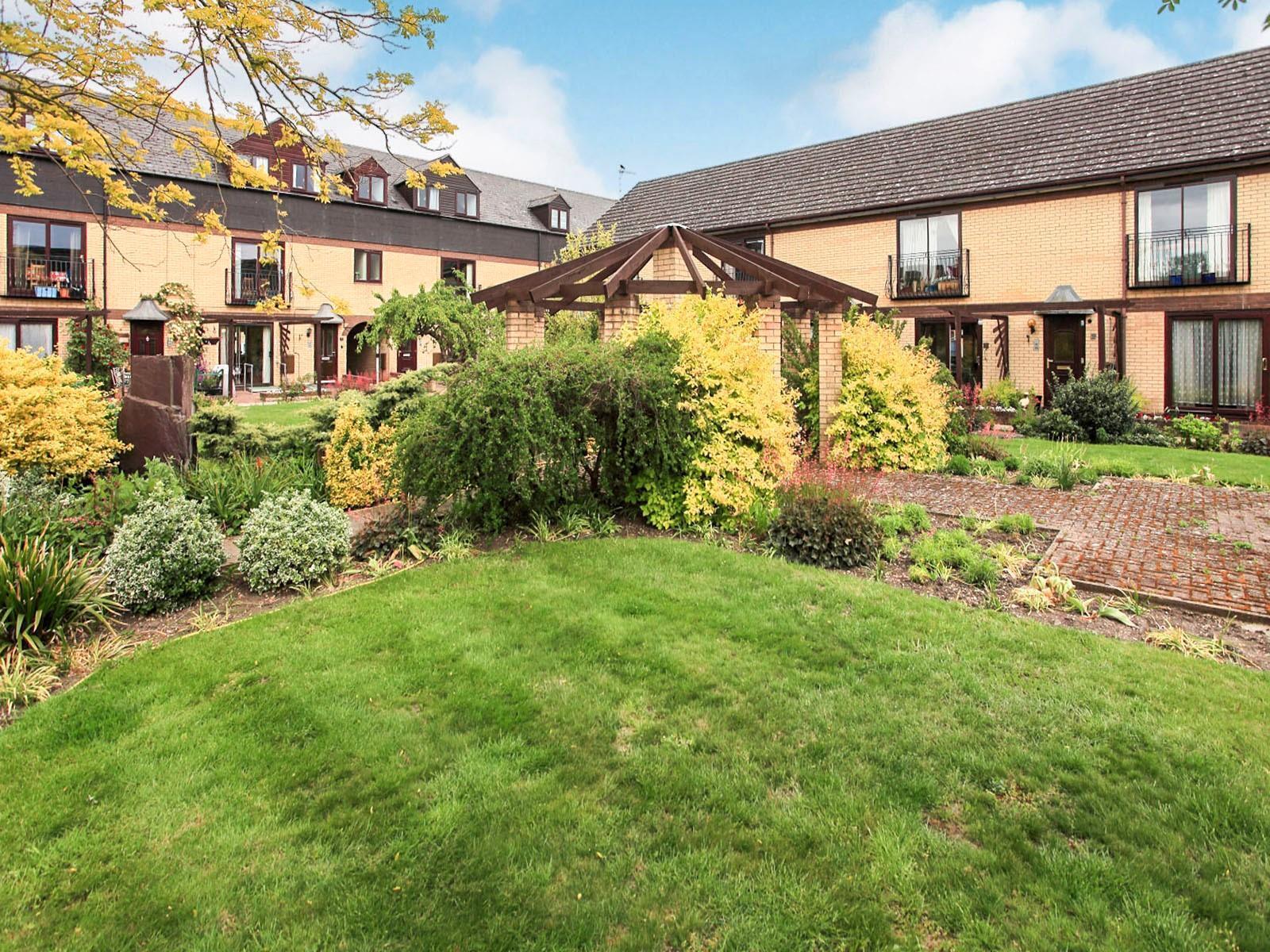 Flat Vinery Court in Huntingdonshire