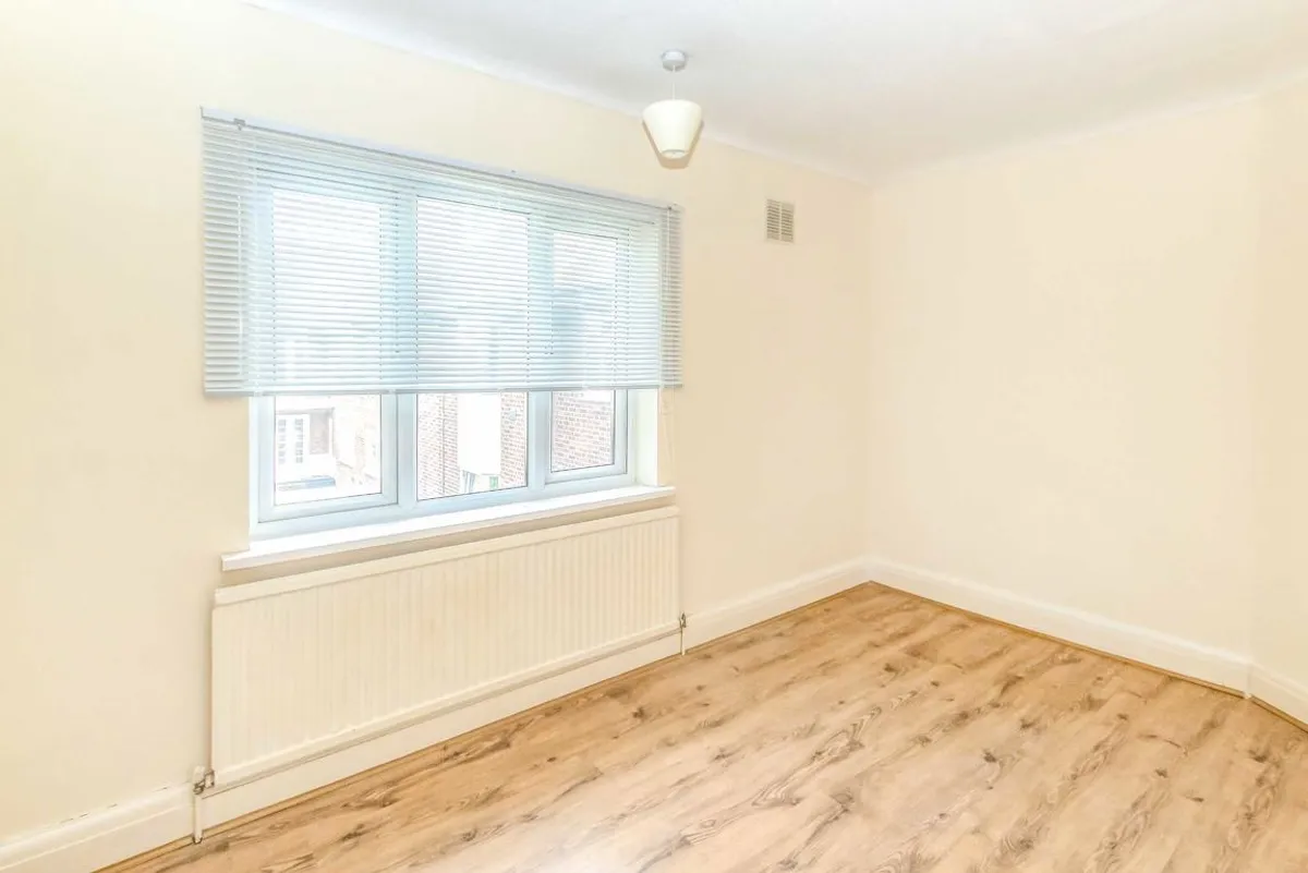 Flat Osterley Court in Greater London