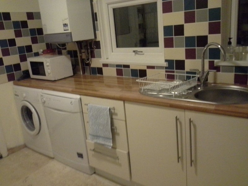 Room Inverness Place in Cardiff